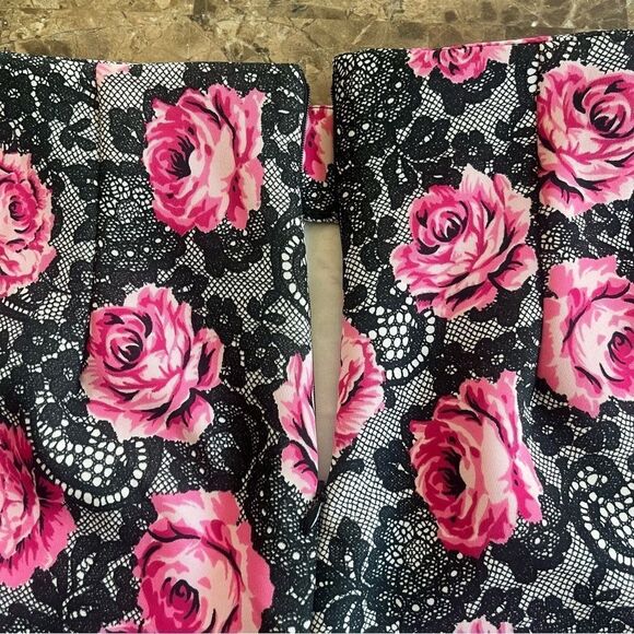 Stretch Bootie Black Lace & Pink Rose Print Shorts​​​​ - Picture 9 of 9